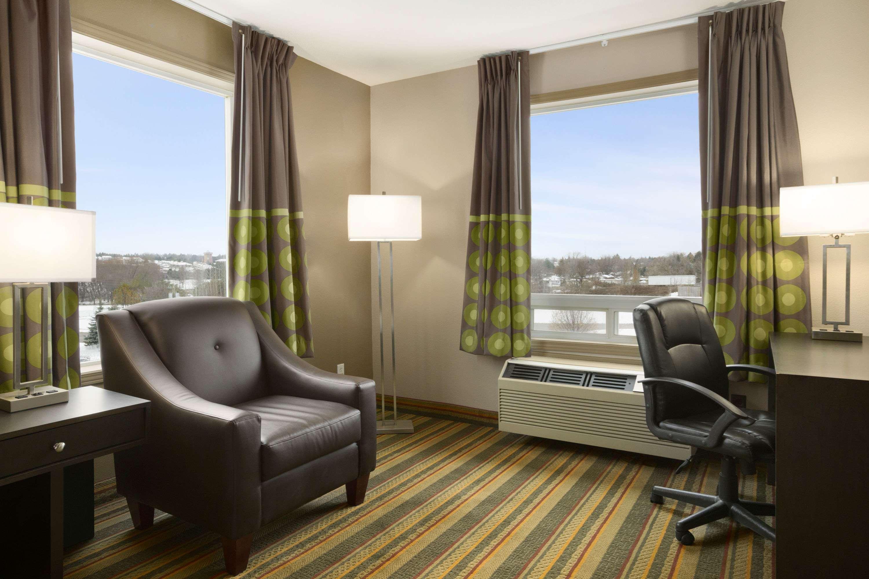 Days Inn By Wyndham Woodstock Zewnętrze zdjęcie