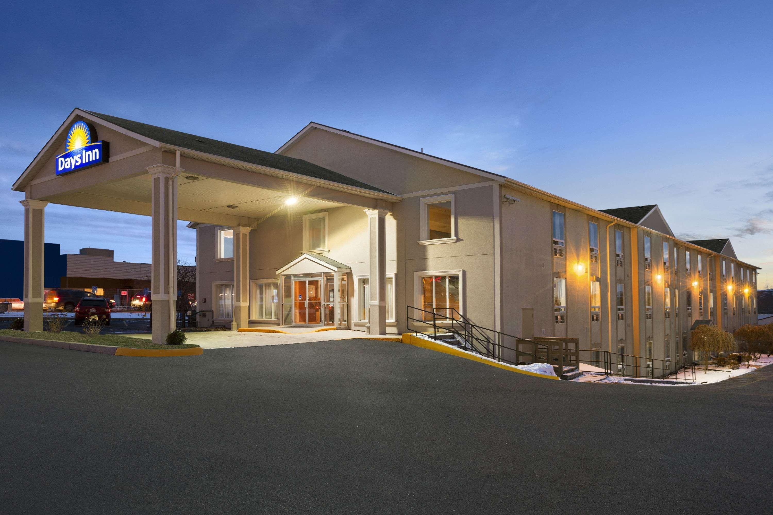 Days Inn By Wyndham Woodstock Zewnętrze zdjęcie